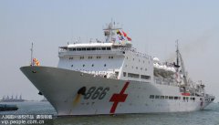 中国海军和平方舟医院船首访安哥拉